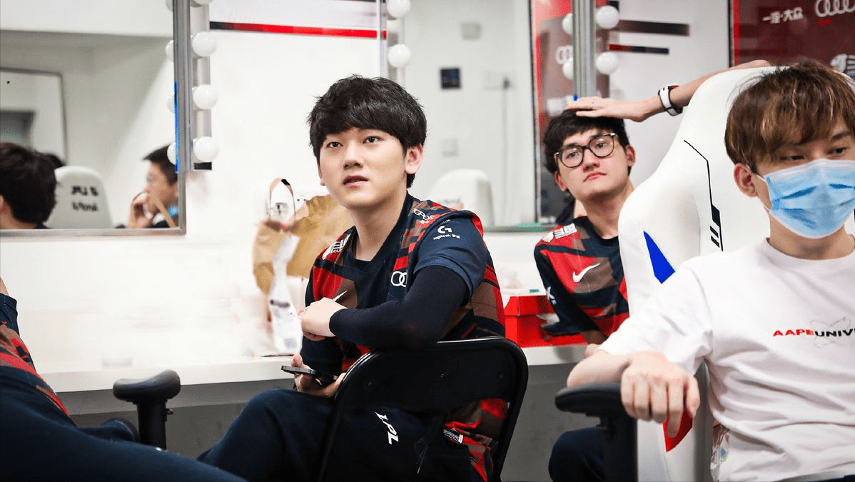 击溃gala,教学viper,阿水再次证明身价,1张"队内地位图"火了_比赛