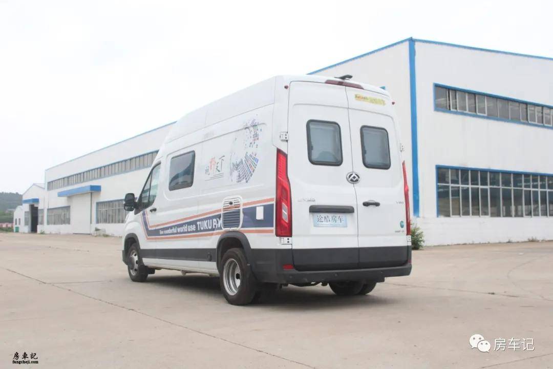 怎么拥有一辆房车 44c0ceb682bf4e30af721ceda9b31736.jpeg