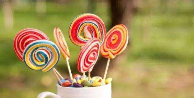 关键|孩子能不能吃零食?全盘否定、肯定都不好,关键要妈妈这样引导