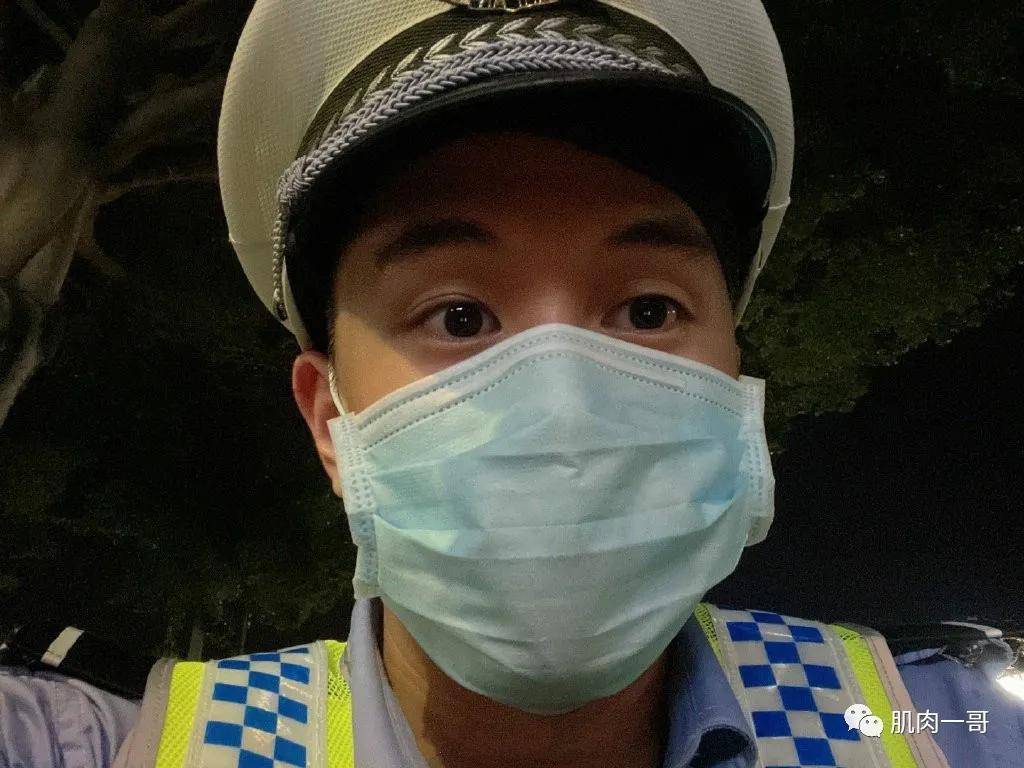 身材|25岁肌肉交警爆红网络，这是什么神仙肉体啊