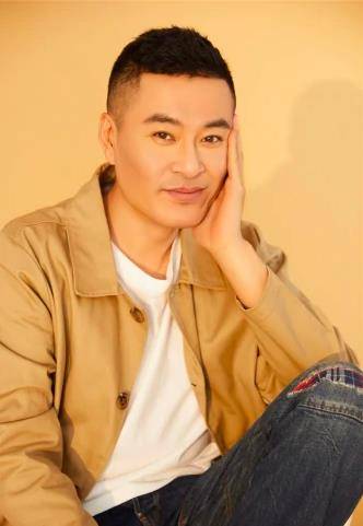 他演《康熙王朝》非常敬业,陈道明主动找他拍《卧薪尝胆》很意外