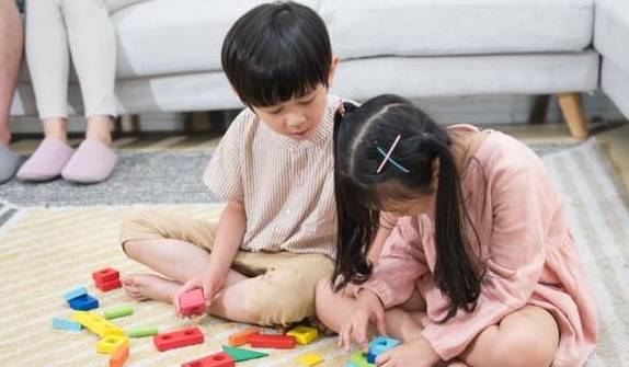 头胎|如果只有一个女儿，你会选择要二胎吗？70、80和90后的回答大不同