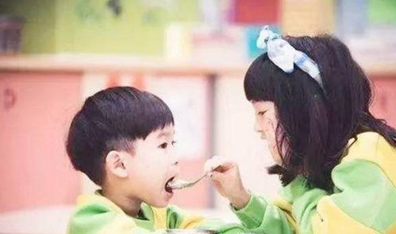 头胎|如果只有一个女儿，你会选择要二胎吗？70、80和90后的回答大不同