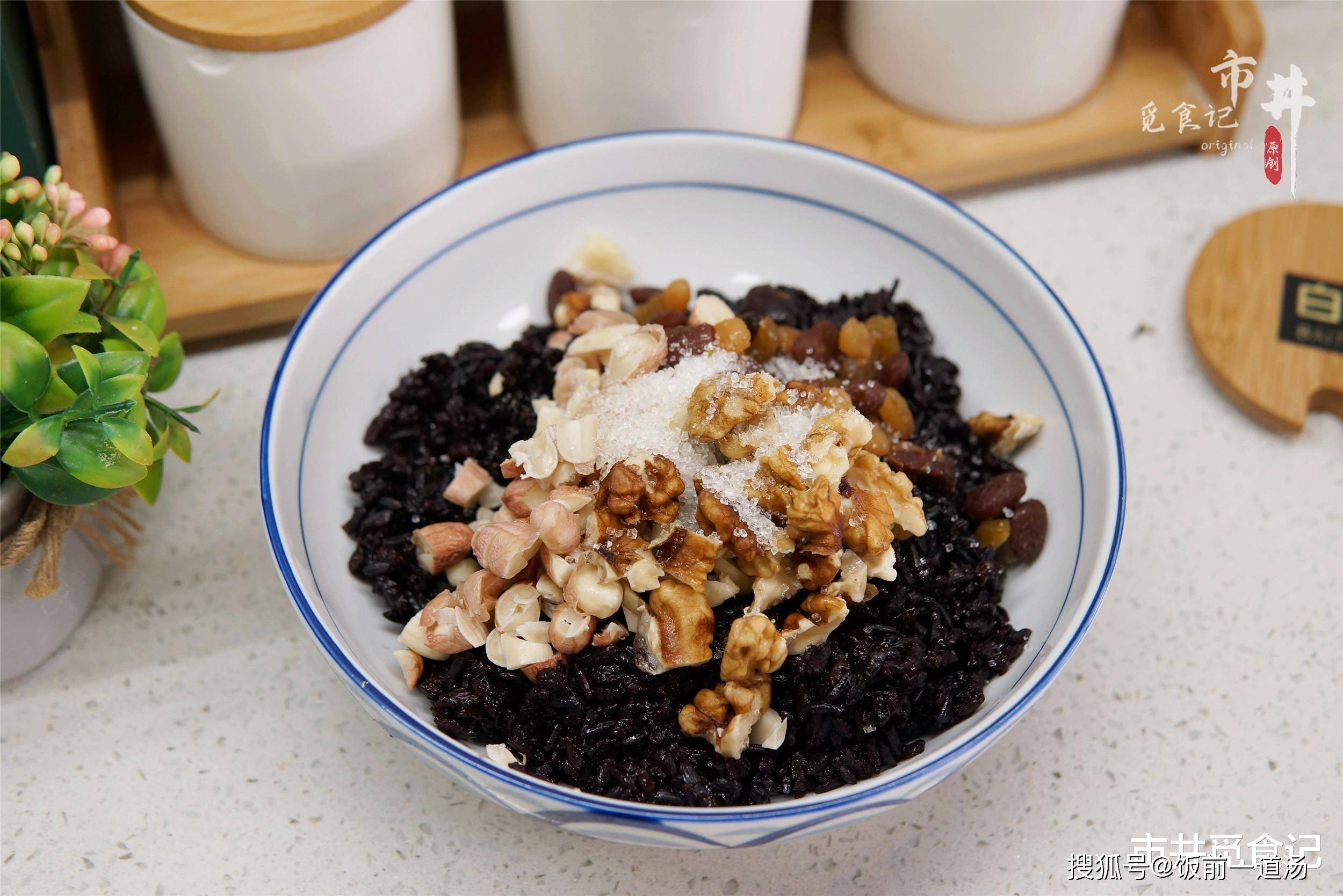 清水|自制“早晨营养球”,3种食材捏一捏,一次蒸好放冰箱,随吃随取,特方便