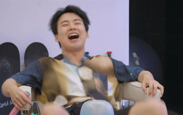 陈陈|李雪琴飘了？采访嘉宾无视陈陈陈，“赶”欧欧下场的方式惹人怒