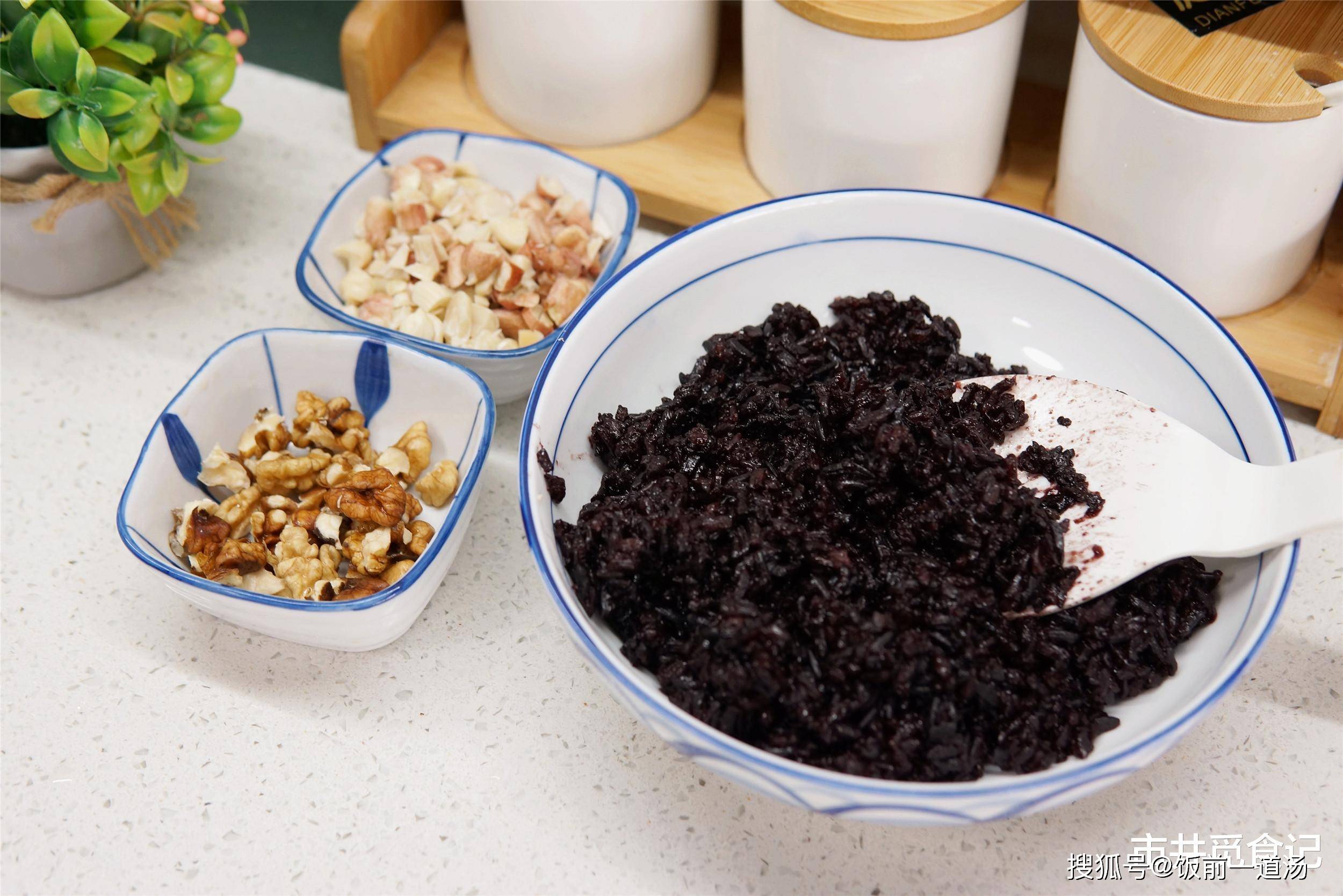 清水|自制“早晨营养球”,3种食材捏一捏,一次蒸好放冰箱,随吃随取,特方便