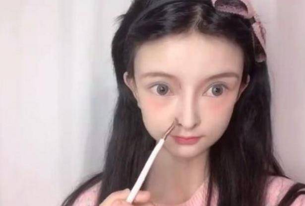 因为|整容有风险！她花了80万整容，还抽掉多根肋骨，最后却变成蟠桃精