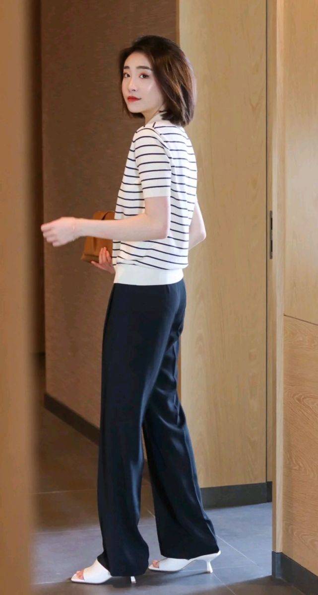 短裙|夏日穿搭要以简约实用为主，合适的穿搭，能把整个人衬得更有魅力