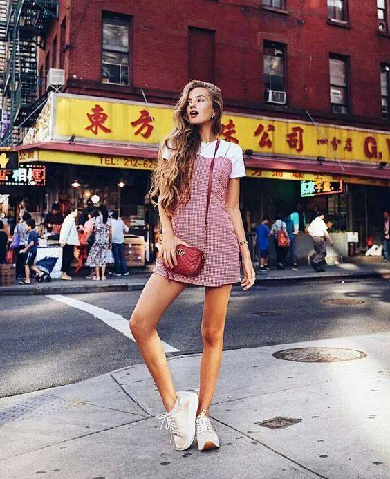 仙女|别再穿高跟鞋了，穿仙女裙＋平底鞋的你，时髦炸！