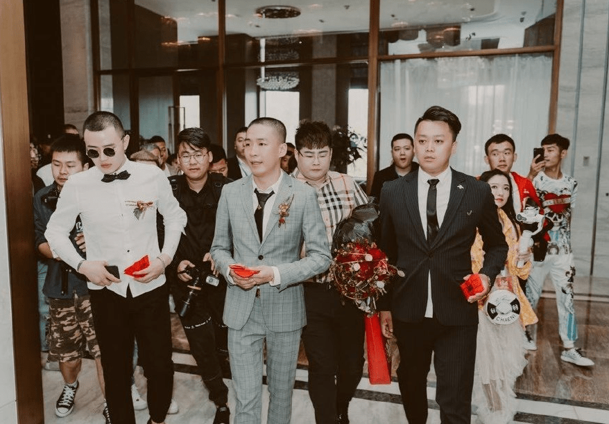 网红刘一手谈家暴事件隔空嘲讽前任丹sir扬言我比你幸福