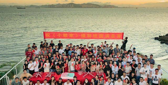 姐妹|唐艺昕新剧杀青照，和周迅演姐妹，搭档范世琦，产后复出状态超可