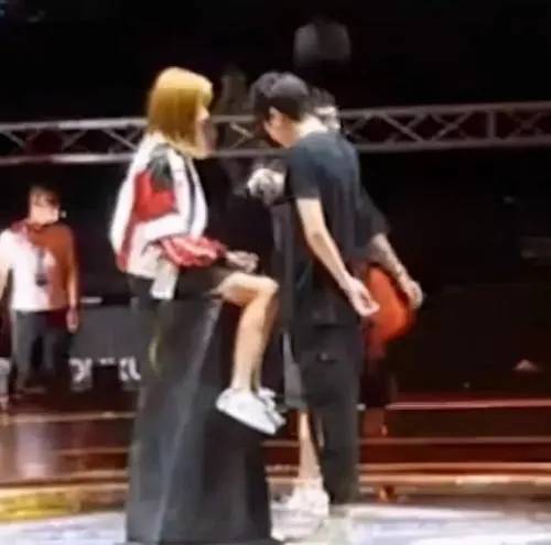 比赛|魔幻电竞爱情剧《你微笑时很美》靠双修就能拿冠军？