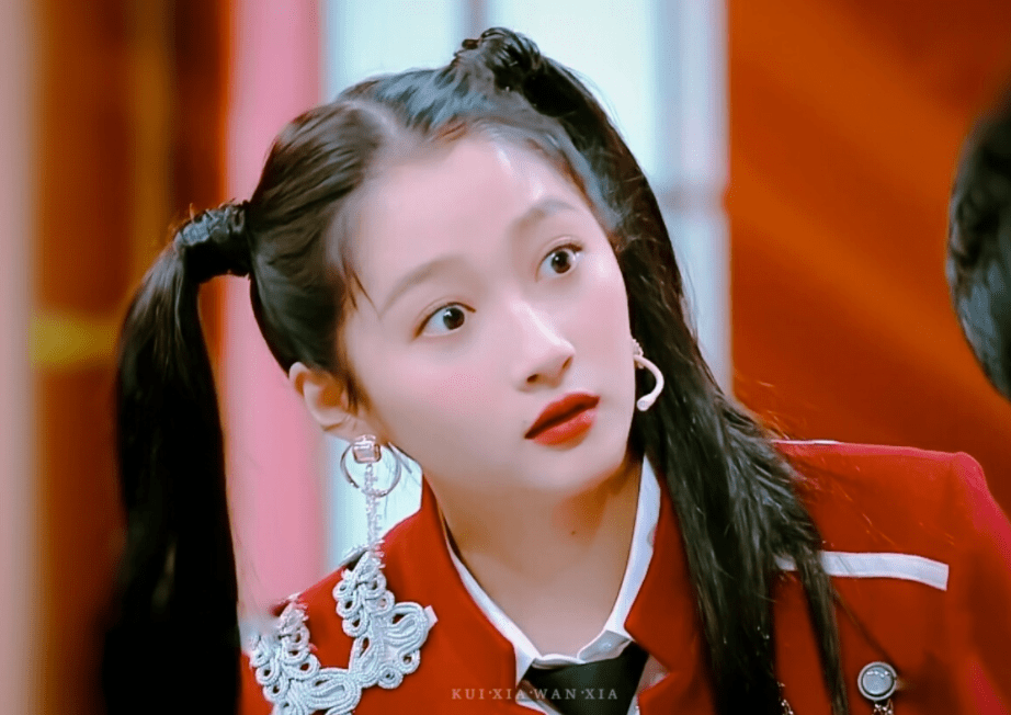 赵露思|95花的背后竞争：关晓彤靠鹿晗拿下最大热度，周也背靠和颂好乘凉