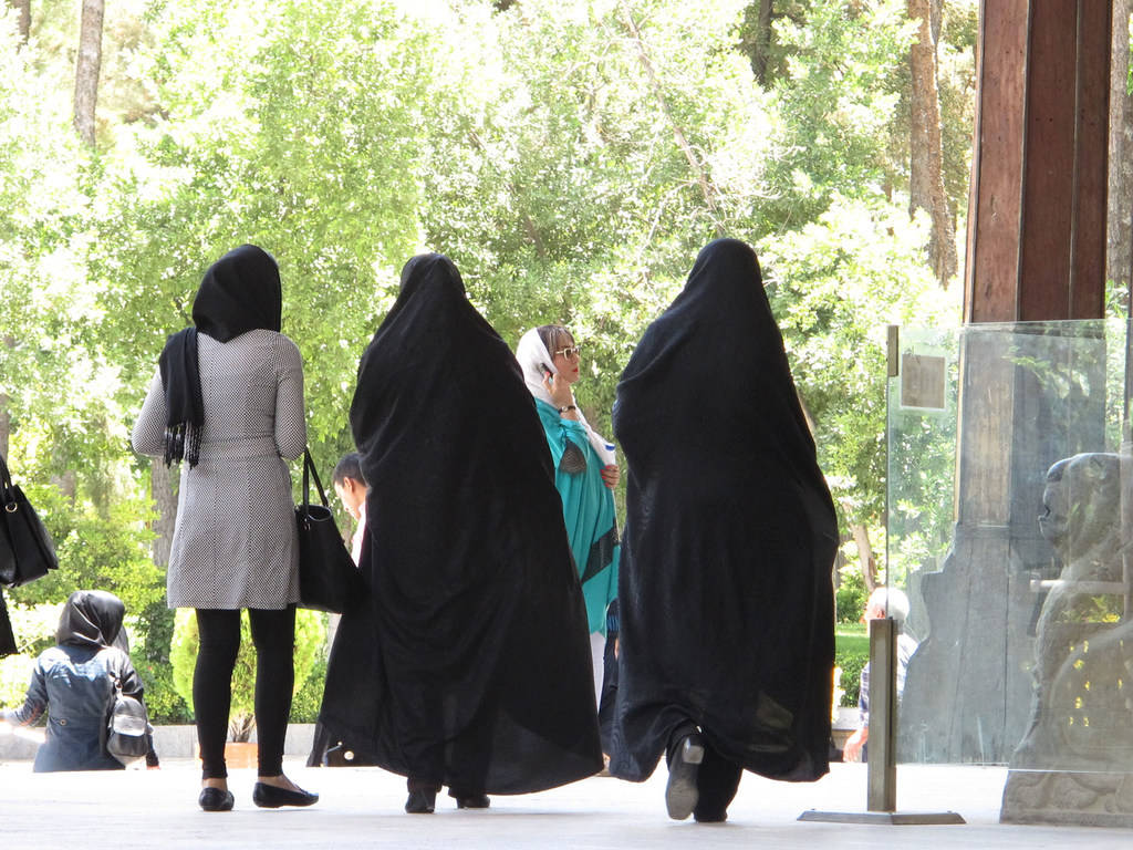 联合国新闻/张静伊朗穿戴头纱的妇女