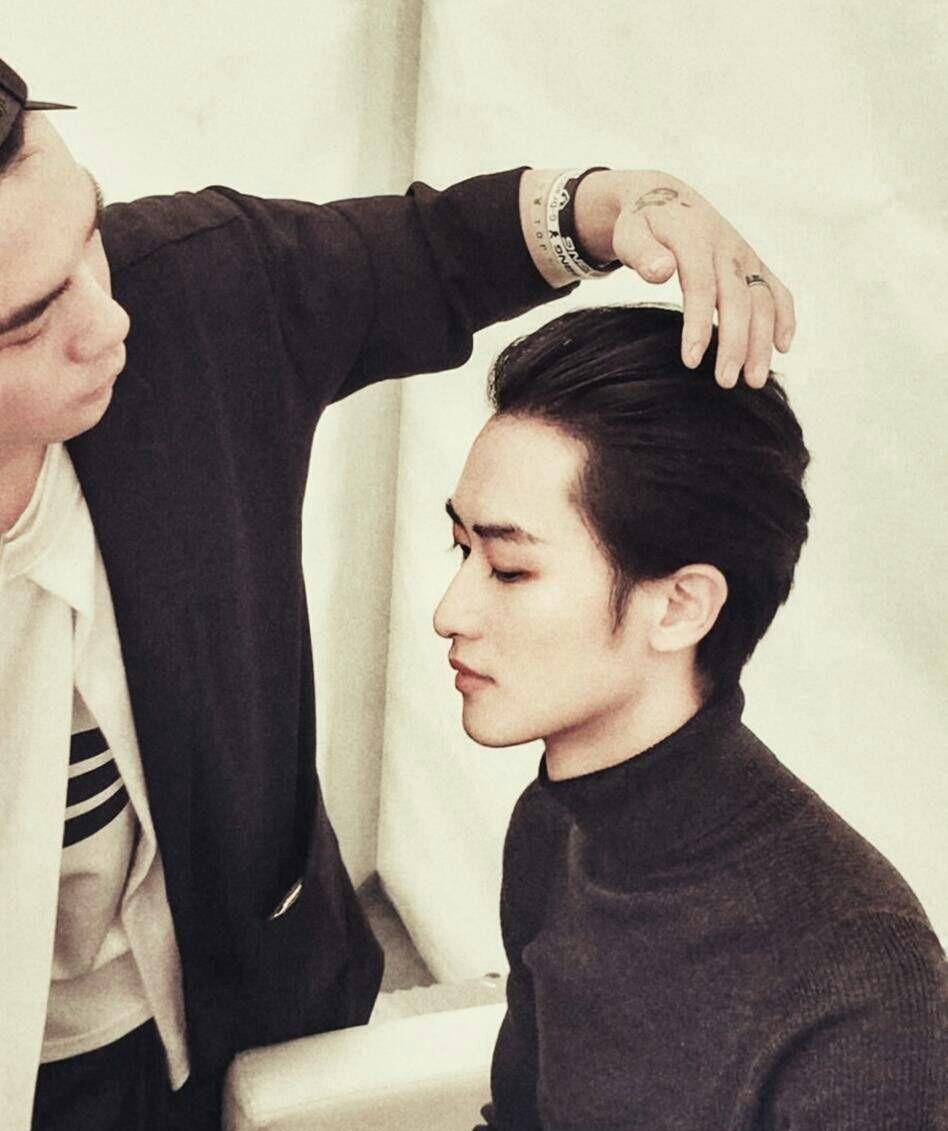 因为|天生长着一张雕刻般的脸，娱乐圈中让人过目不忘的颜值只有他！