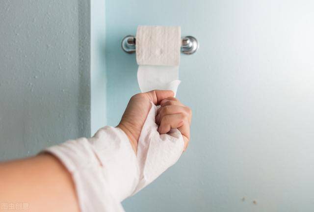 肠胃|短命的男人,早上起来喜欢做3件事,占一样也最好改掉