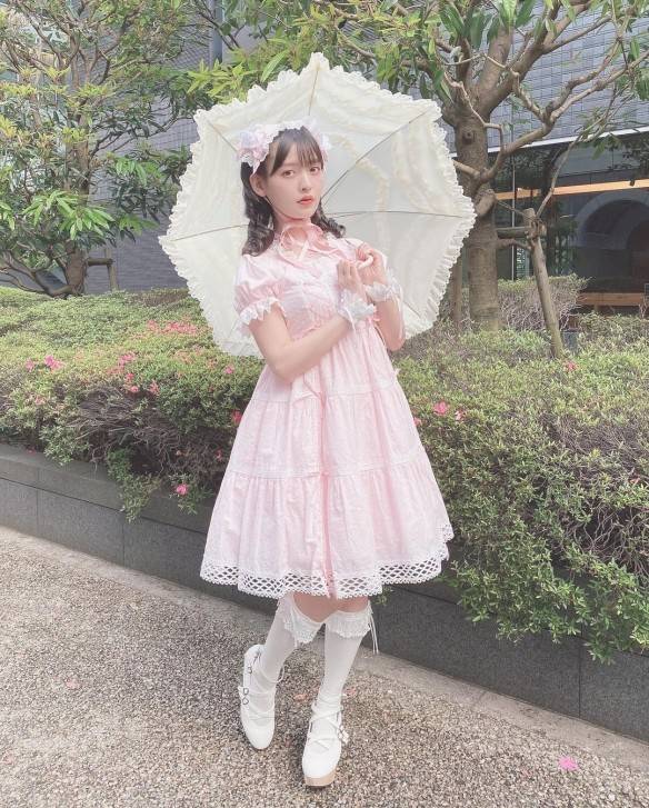 设计|54岁李若彤气质好，挑战洛丽塔cos“仙女教母”，惊艳造型被盛赞