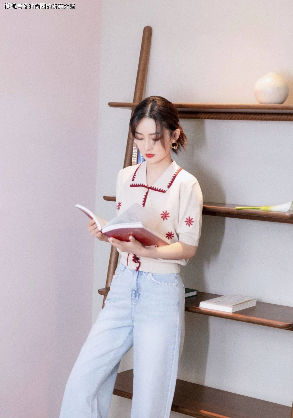 赵露思|T恤还穿不腻？看看爱豆的花式polo穿搭，素人们也值得一试