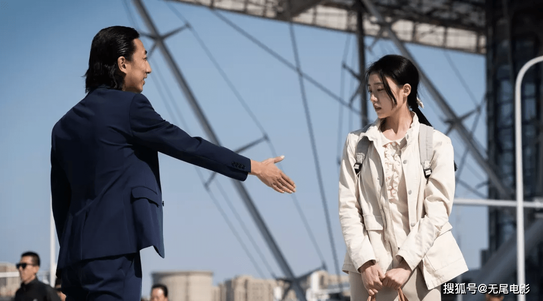 凌然|没想到啊，余男的新剧，把“王思聪们”的那点事拍出来了