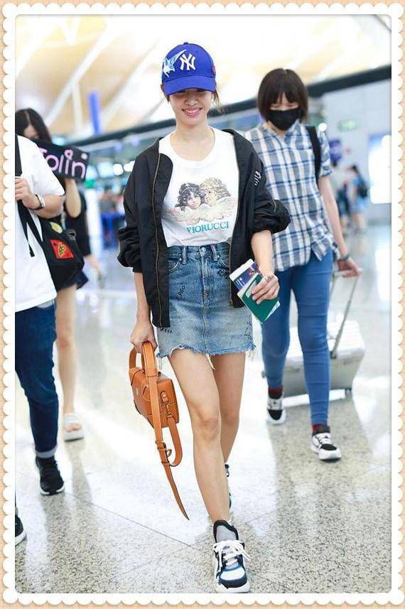 妲己|厉害了王丽坤！蔡依林都穿出X型腿的牛仔裙，被她一招凹出超模腿