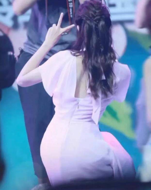什么是蝴蝶臀 0470cd9242024ccaaa201b874976ccab.jpeg