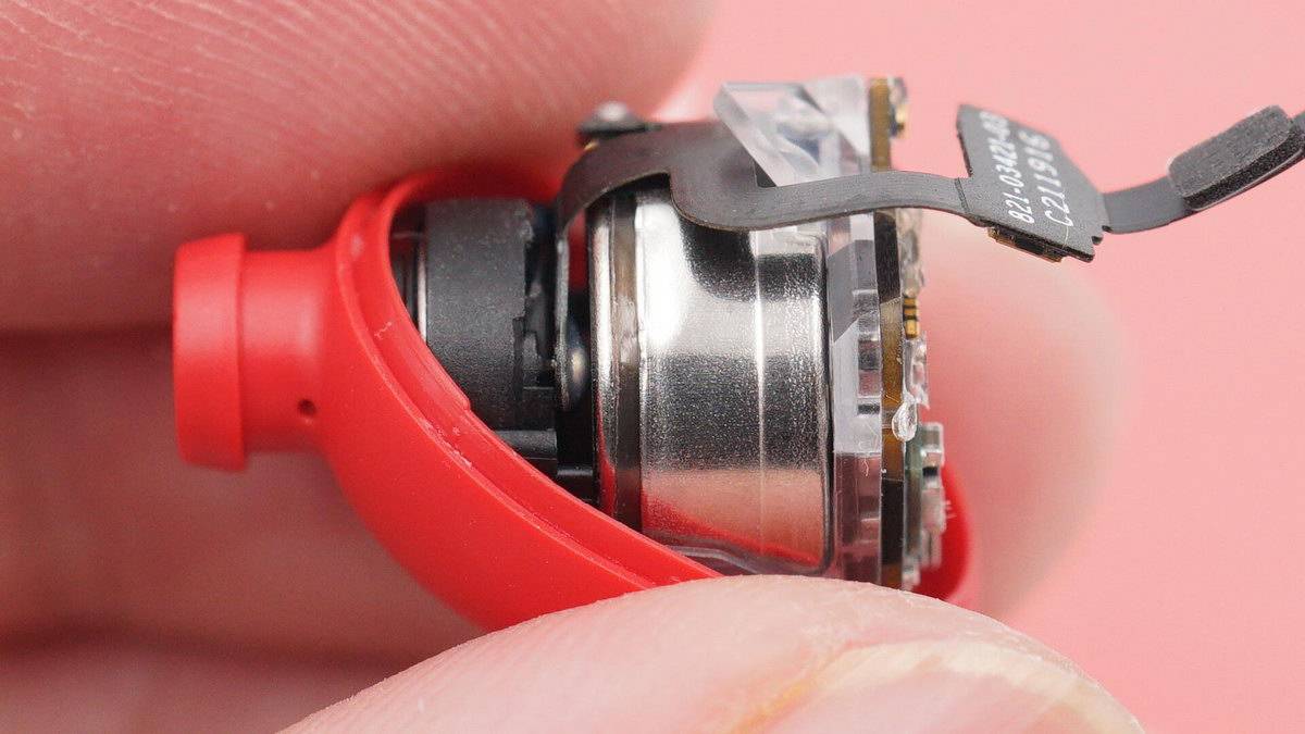 beatsstudiobuds真无线降噪耳机首发拆解采用mic微电新能源扣式电池