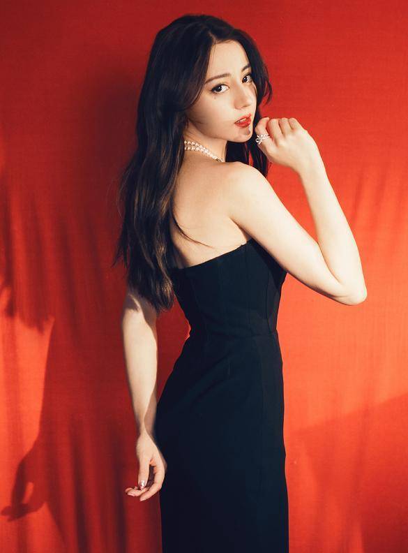 设计|不懂“蝴蝶臀”有何魅力?看热巴穿起修身裙,女生看完都嫉妒