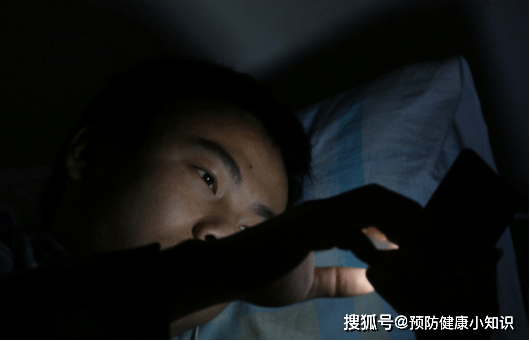 肝脏|喜欢喝酒的人，若身体有2处异常，可能是肝病要来临，不要忽视