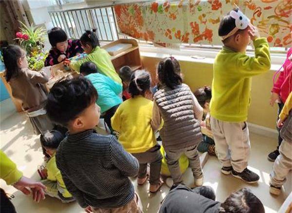 因为|“新型冷暴力”正在幼儿园盛行，孩子表达不出来，家长也一无所知