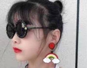 小孩子|小女孩戴什么耳环好？