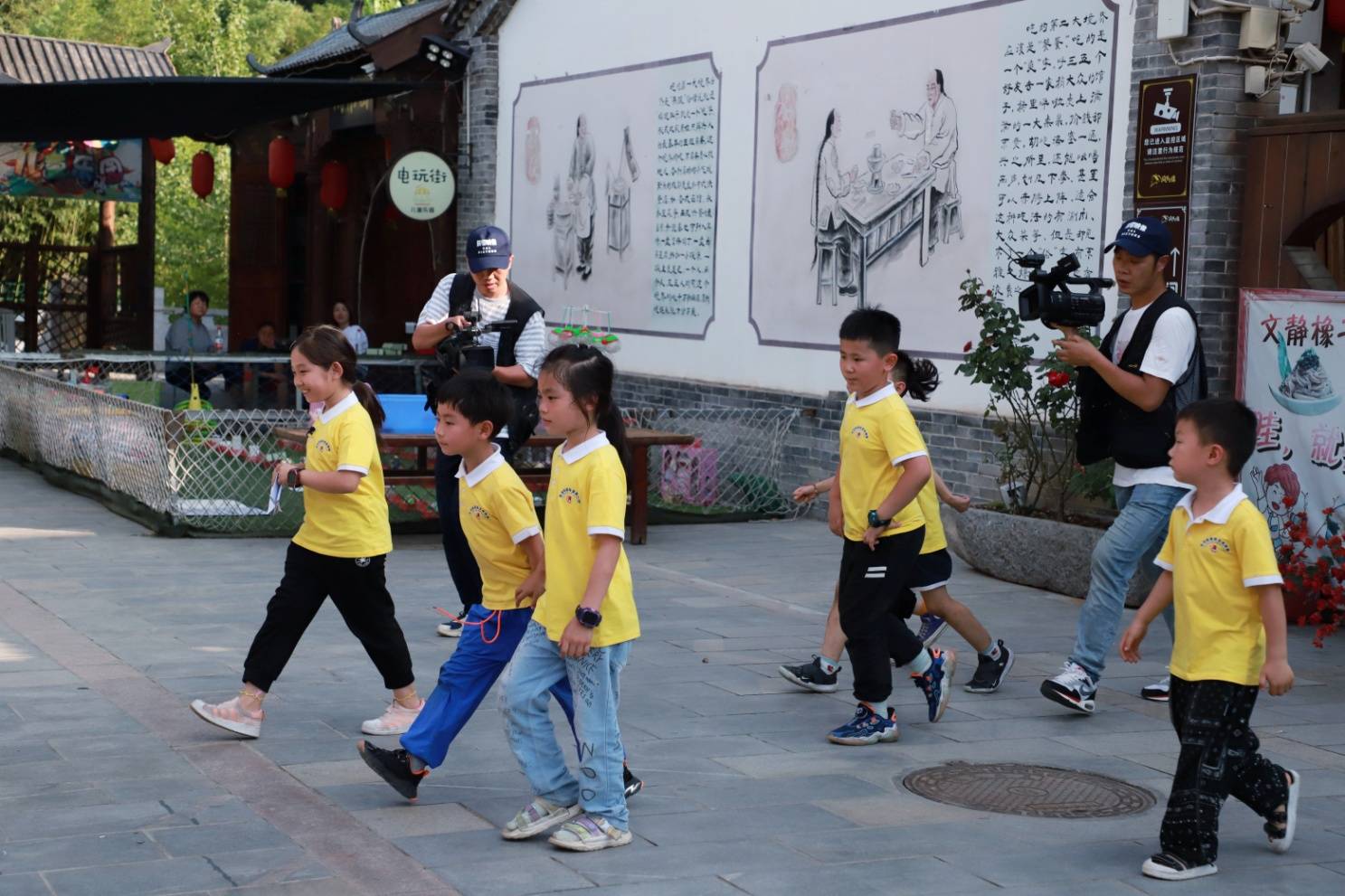 少儿户外真人秀豫见好少年栏目组走进竹林长寿山景区