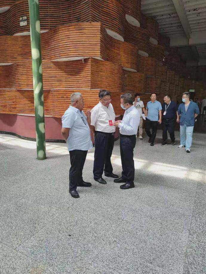 辽宁省文化和旅游厅副厅长赵奎伟宣布开幕抚顺市人民政府副市长孙静