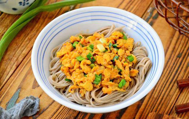 筷子|这早餐我家隔两天吃一次,鲜香嫩滑不油腻,吃一次就念念不忘