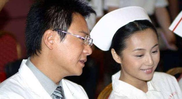 离开央视成湖南一姐,相恋13年嫁国家一级演员,婚后11年恩爱如初