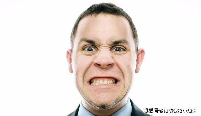 肝脏|喜欢喝酒的人,若身体有2处异常,可能是肝病要来临,不要忽视