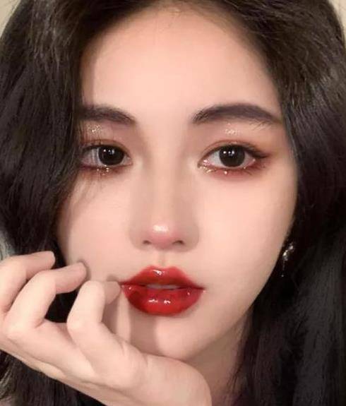 氛围|丝芭是不是开了“鞠学”课？各个妆容和神态都太像小鞠了