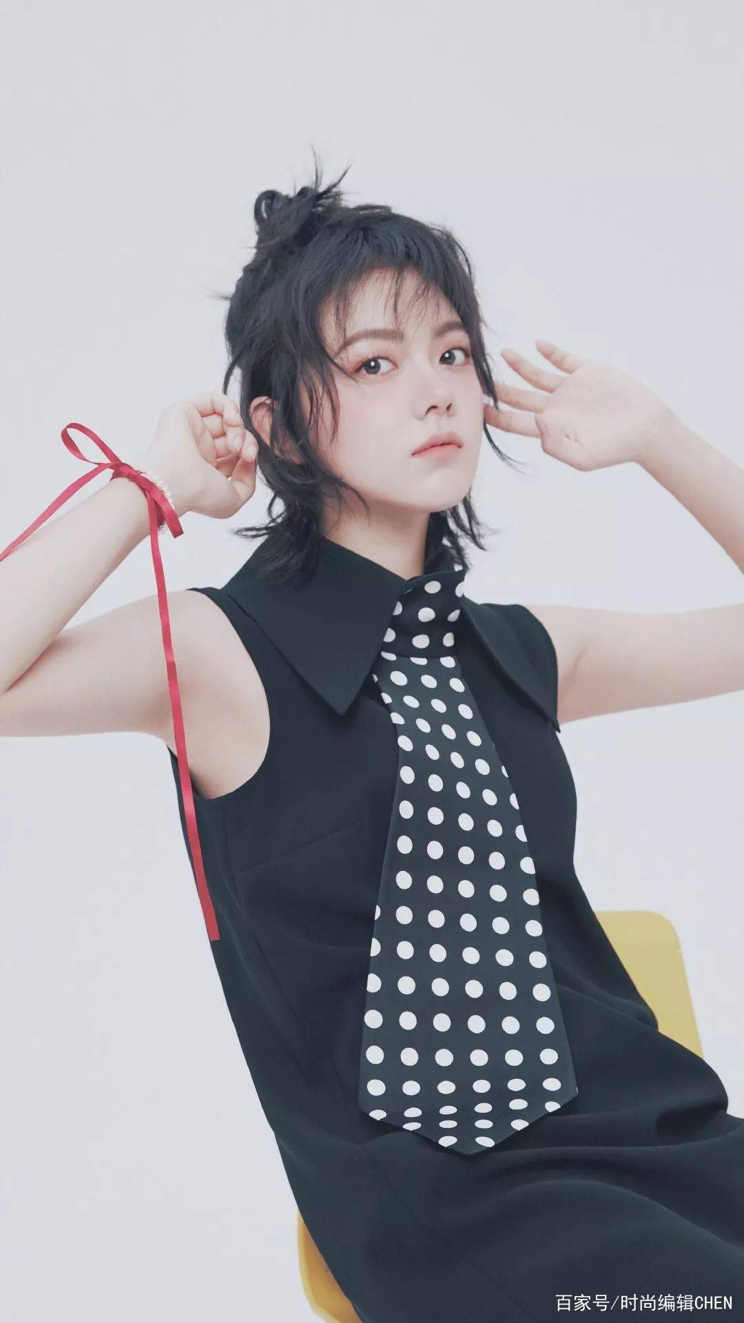 林妙妙|新晋“国民闺女”赵今麦不得了！穿吊带波点长裙太气质，哪像16岁