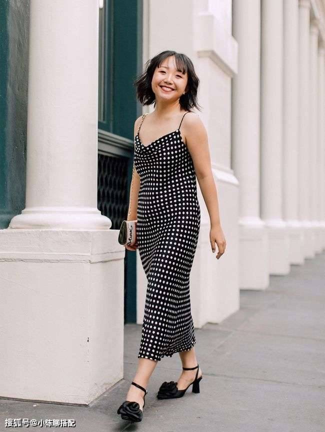 披肩|微胖女生想要穿搭显瘦,多跟辣目洋子学,胖女孩也可以穿得美丽