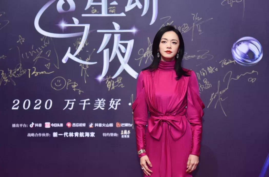 袁冰妍|星动之夜，关晓彤总算穿对，王一博蕾丝辣眼，赵丽颖艳压全场