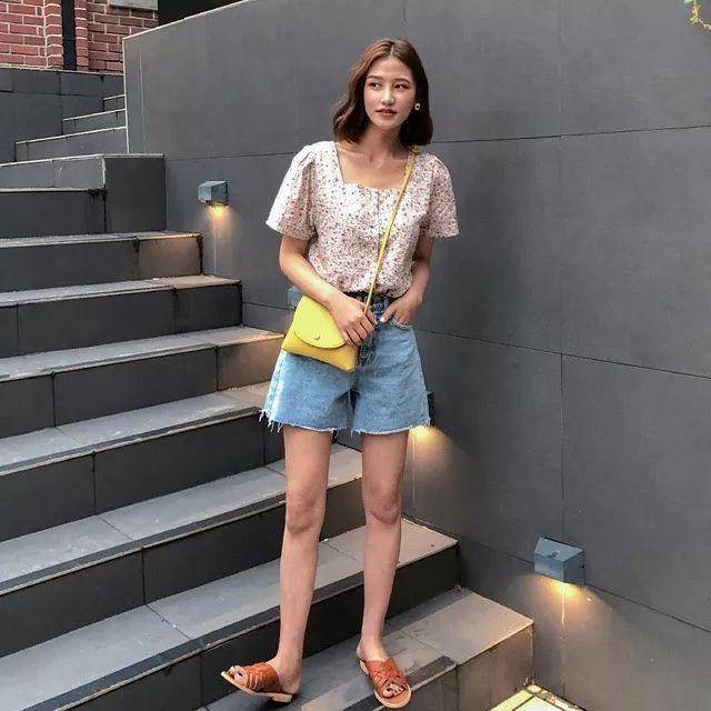 夏天|比裙子百搭，比衬衫凉快，夏天多试试这4件上衣，减龄又洋气