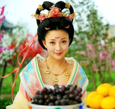 殷桃快四十岁了还没打开伤逝心结 至今还单身着 可又因作风问题无戏可拍 娱乐 中华资讯在线