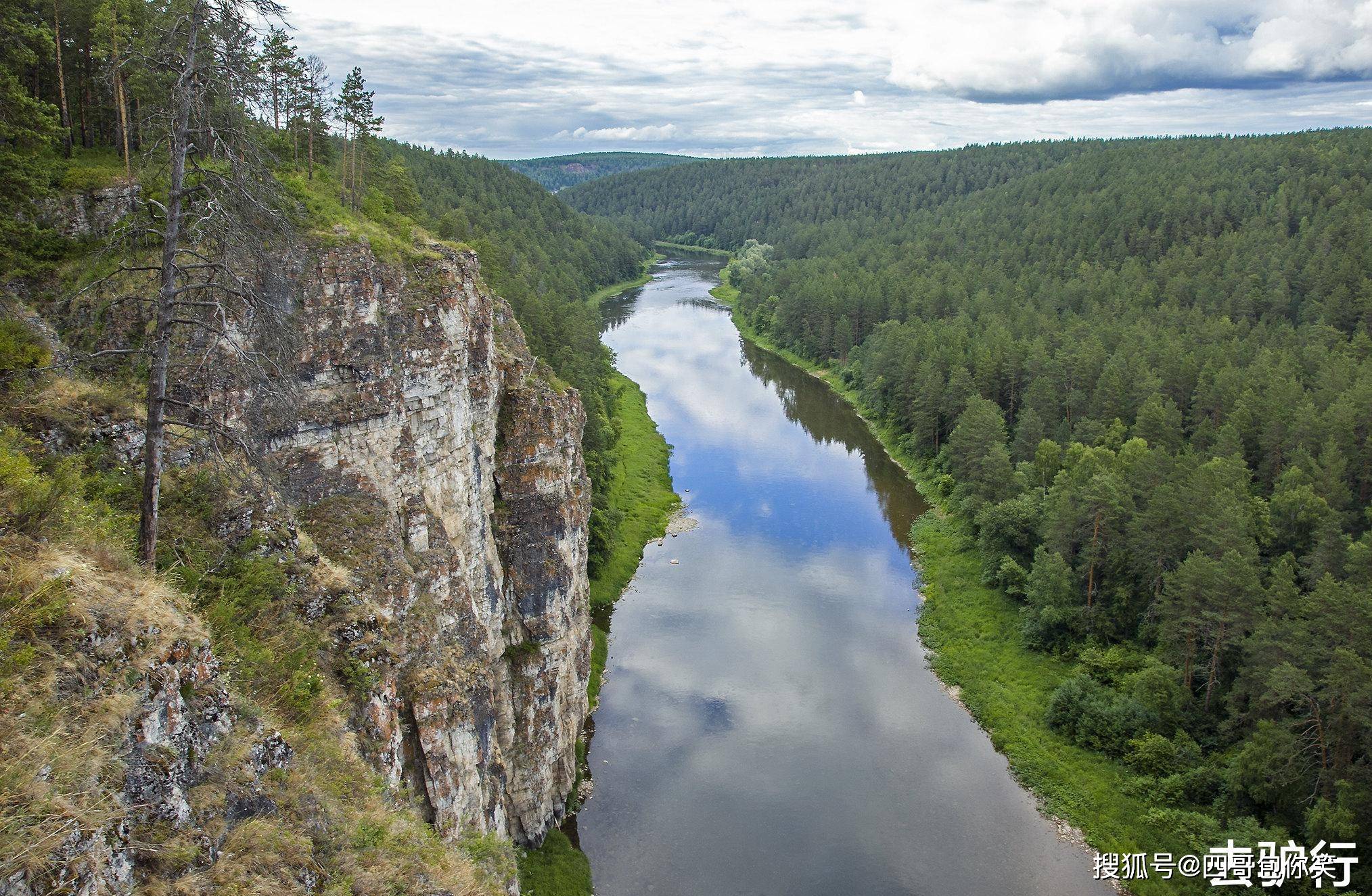 比起中国的昆仑山脉,祁连山脉,喜马拉雅山脉,乌拉尔的海拔并不高,最高