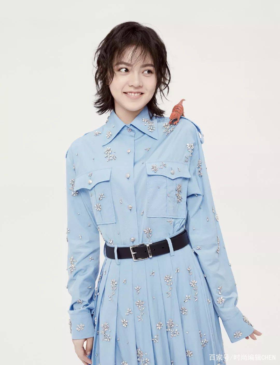 林妙妙|新晋“国民闺女”赵今麦不得了！穿吊带波点长裙太气质，哪像16岁