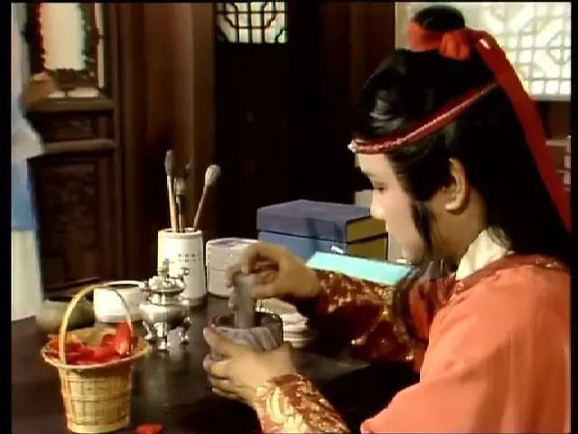 王夫人为何不及早安排袭人做宝玉的小妾?原因微妙