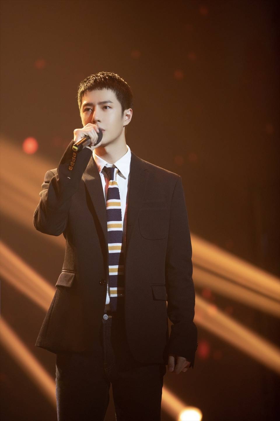 革命|王一博演唱主题曲致敬革命先辈任重郭晓东郑艺彬再现杨根思“三个不相信”精神