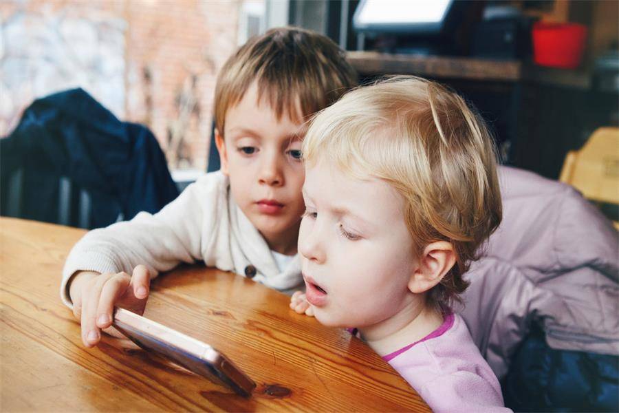 教育|为何二胎普通家庭居多，中产家庭却相对较少？背后原因让人心酸