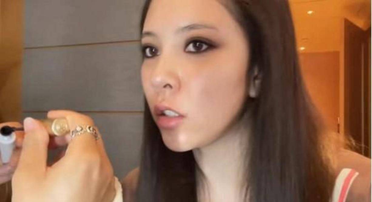 漂亮|宋妍霏大胆尝试“烟熏妆”，全程素颜怼脸拍，效果出来美翻众人！！