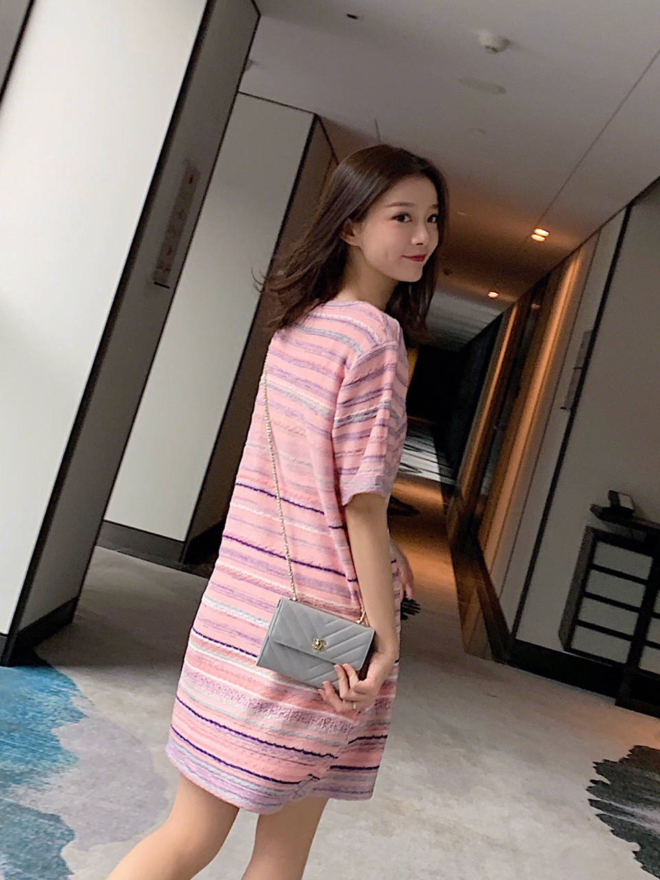 仙女|小个子穿啥更显高?短裙是标配,露脐装显身材,一米五也能有长腿