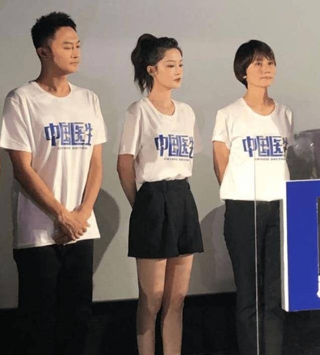 妖精|气质女神李沁，美得独特，黑白配都穿出高级感，不愧被赞中国妖精