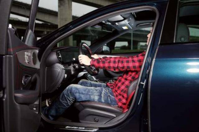 老司机开车打方向盘视频 9eb449e1f94547f9b5a2a6d9413572de.jpeg